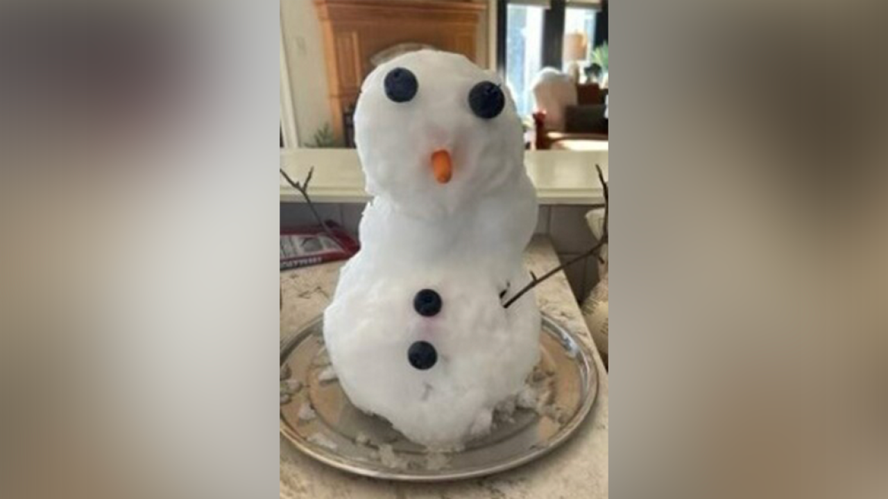 Kentucky Teacher Mails Snowman To Florida So Students Can See Snow