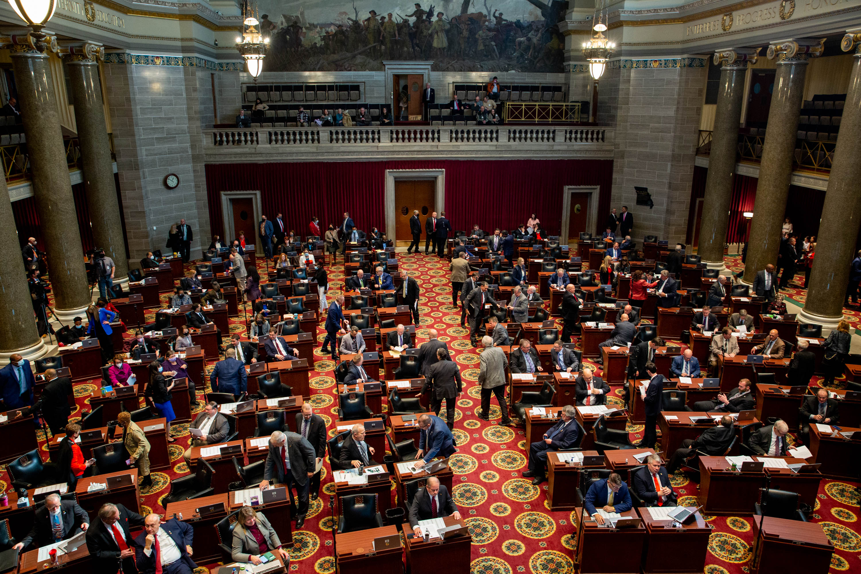 Missouri: House passes a bill that raises the minimum pay for teachers. (Credit: Brian Munoz / St. Louis Public Radio)